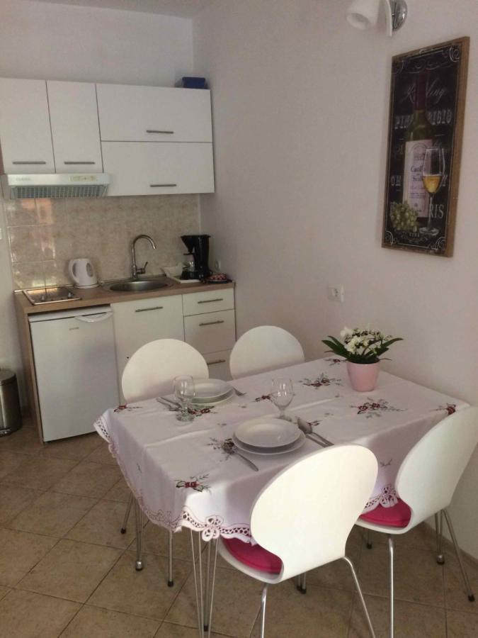 Apartmani Nadija Rovigno Esterno foto