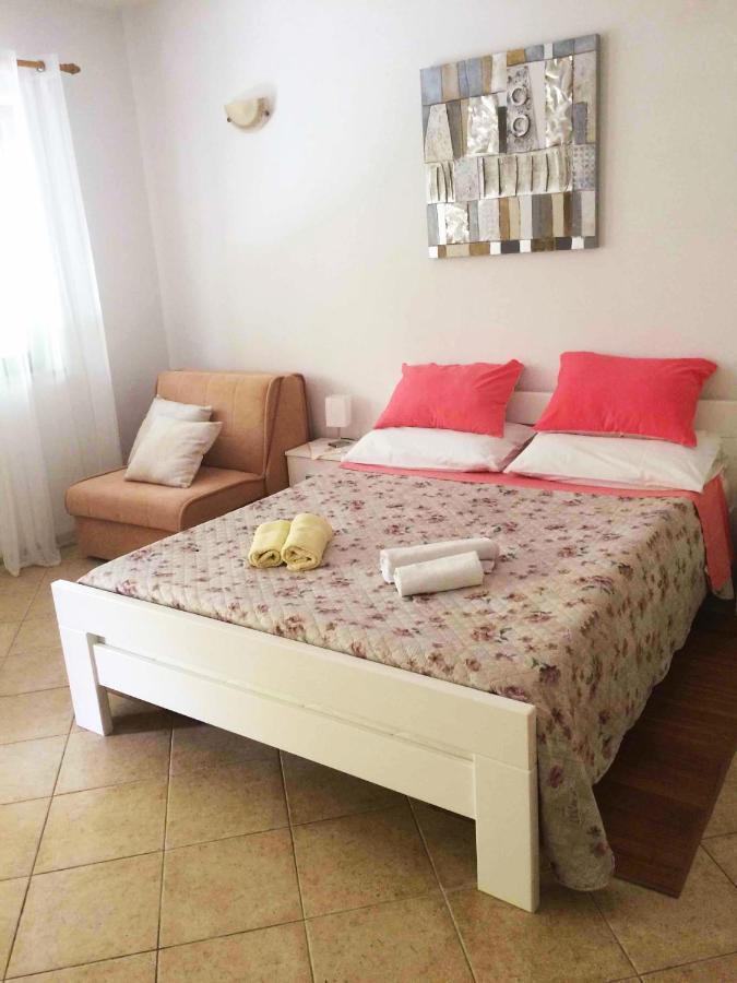 Apartmani Nadija Rovigno Esterno foto